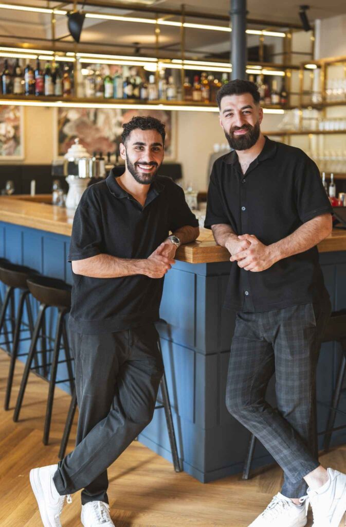 Portrait der beiden Gastgeber des Restaurants Levante in Schwabing und im Glockenbach